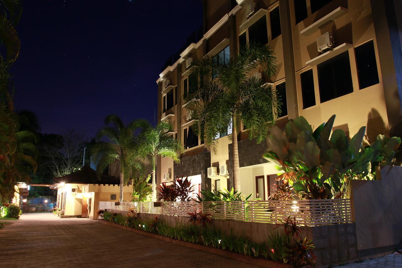 Puri Senggigi Hotel Mangsit ภายนอก รูปภาพ