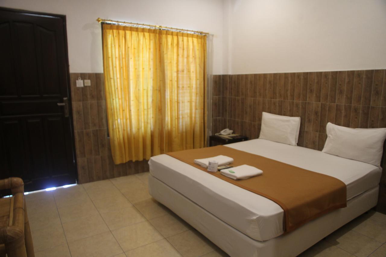 Puri Senggigi Hotel Mangsit ภายนอก รูปภาพ