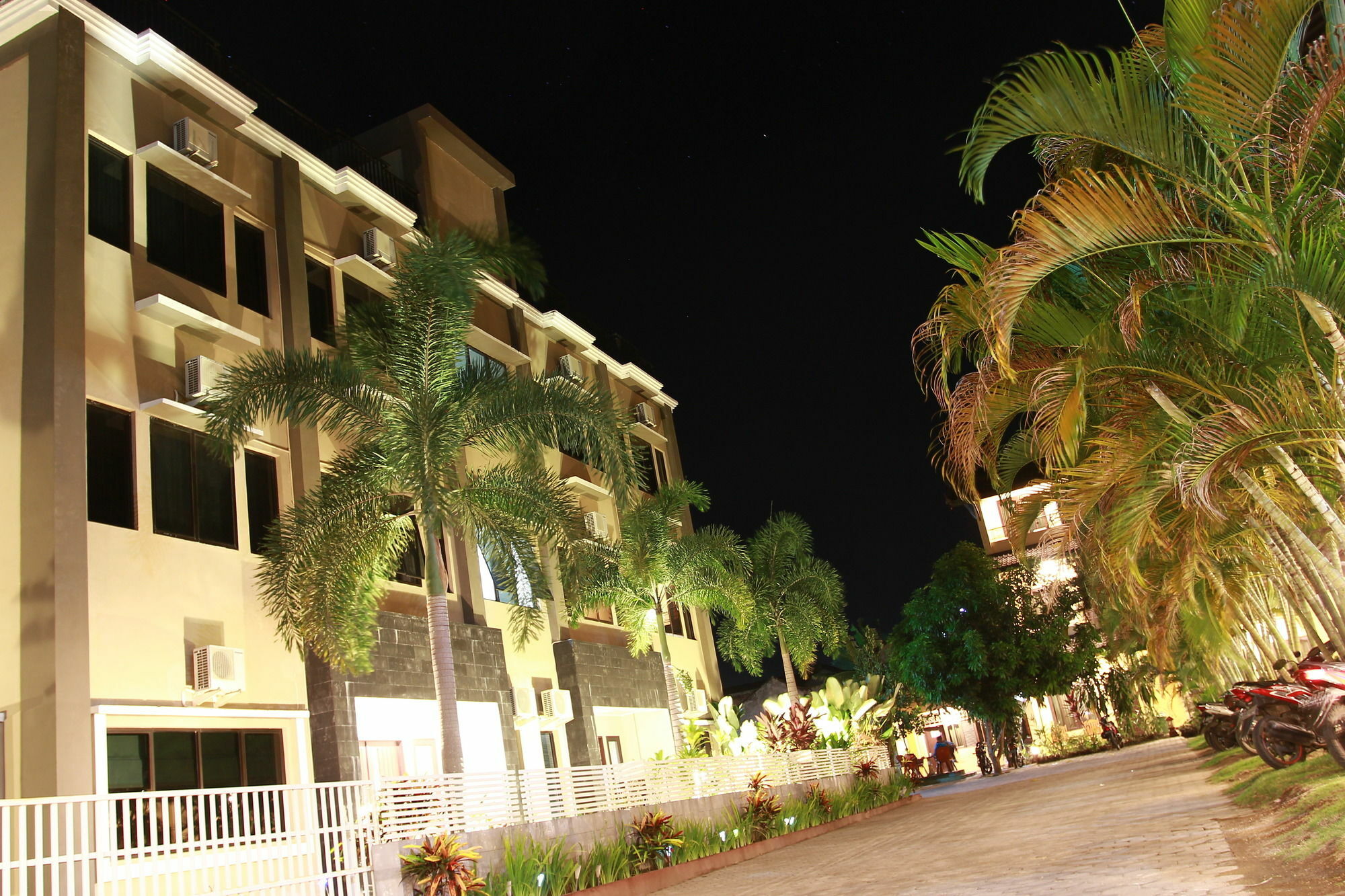 Puri Senggigi Hotel Mangsit ภายนอก รูปภาพ