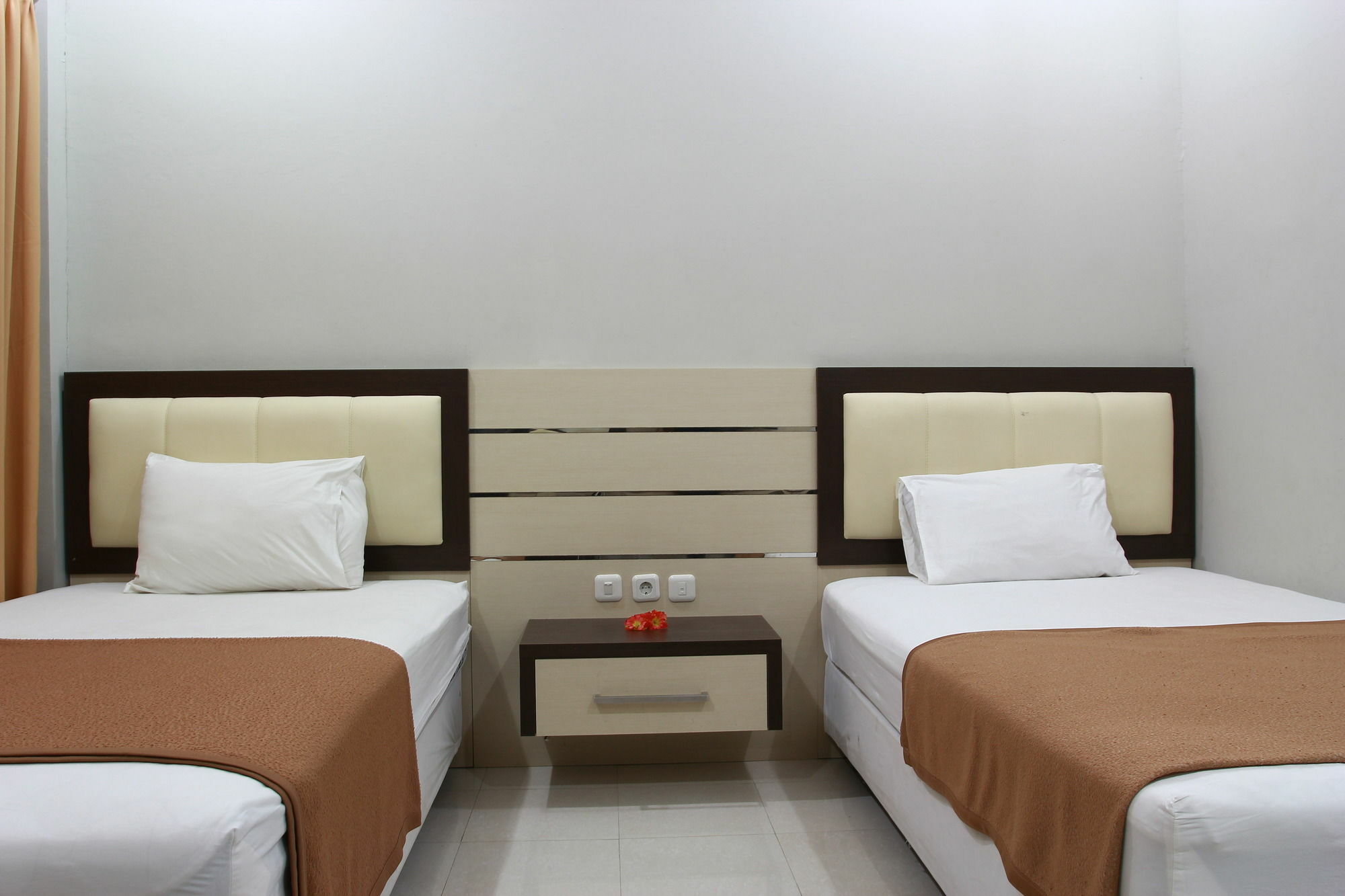 Puri Senggigi Hotel Mangsit ภายนอก รูปภาพ