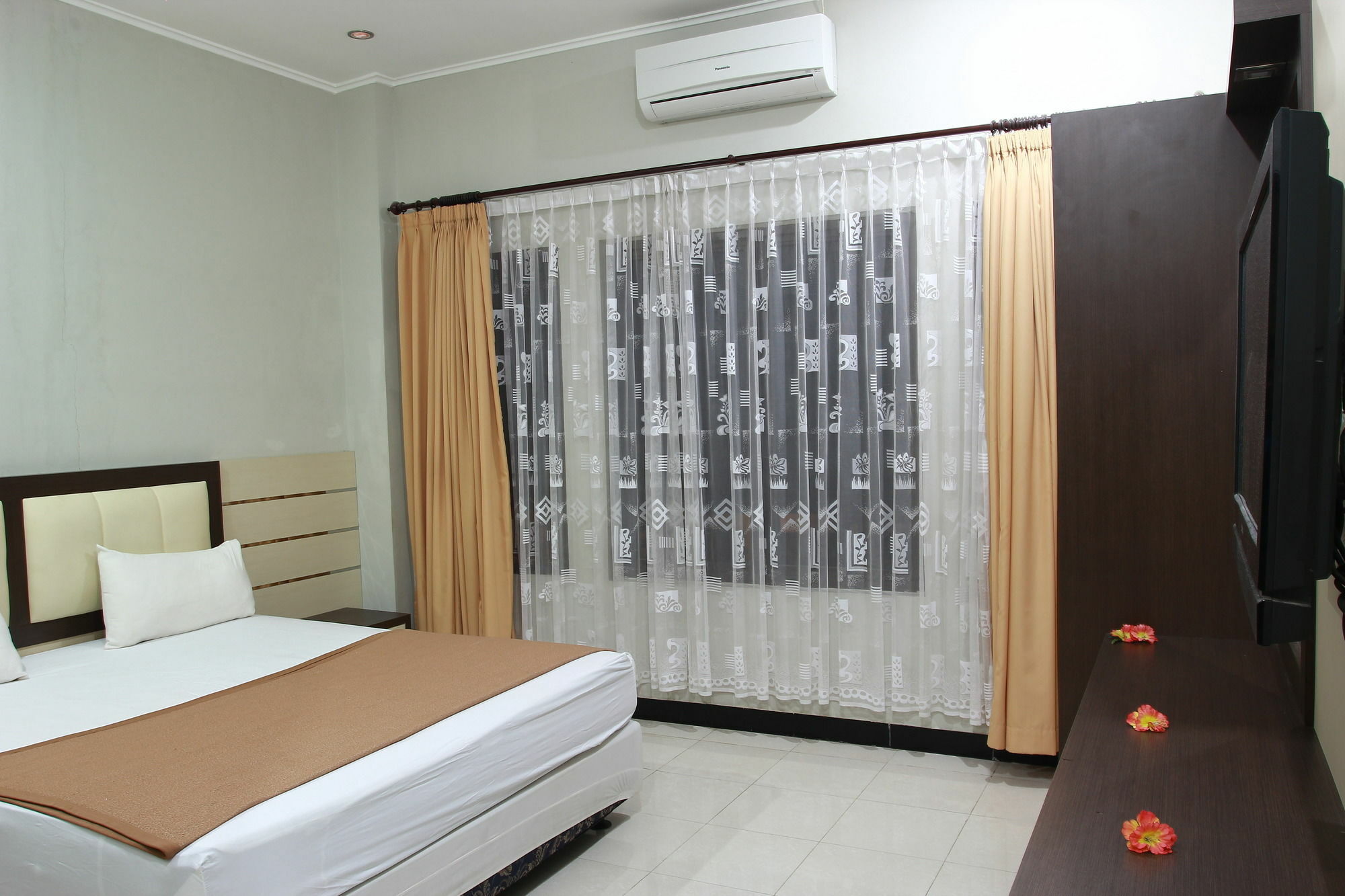Puri Senggigi Hotel Mangsit ภายนอก รูปภาพ