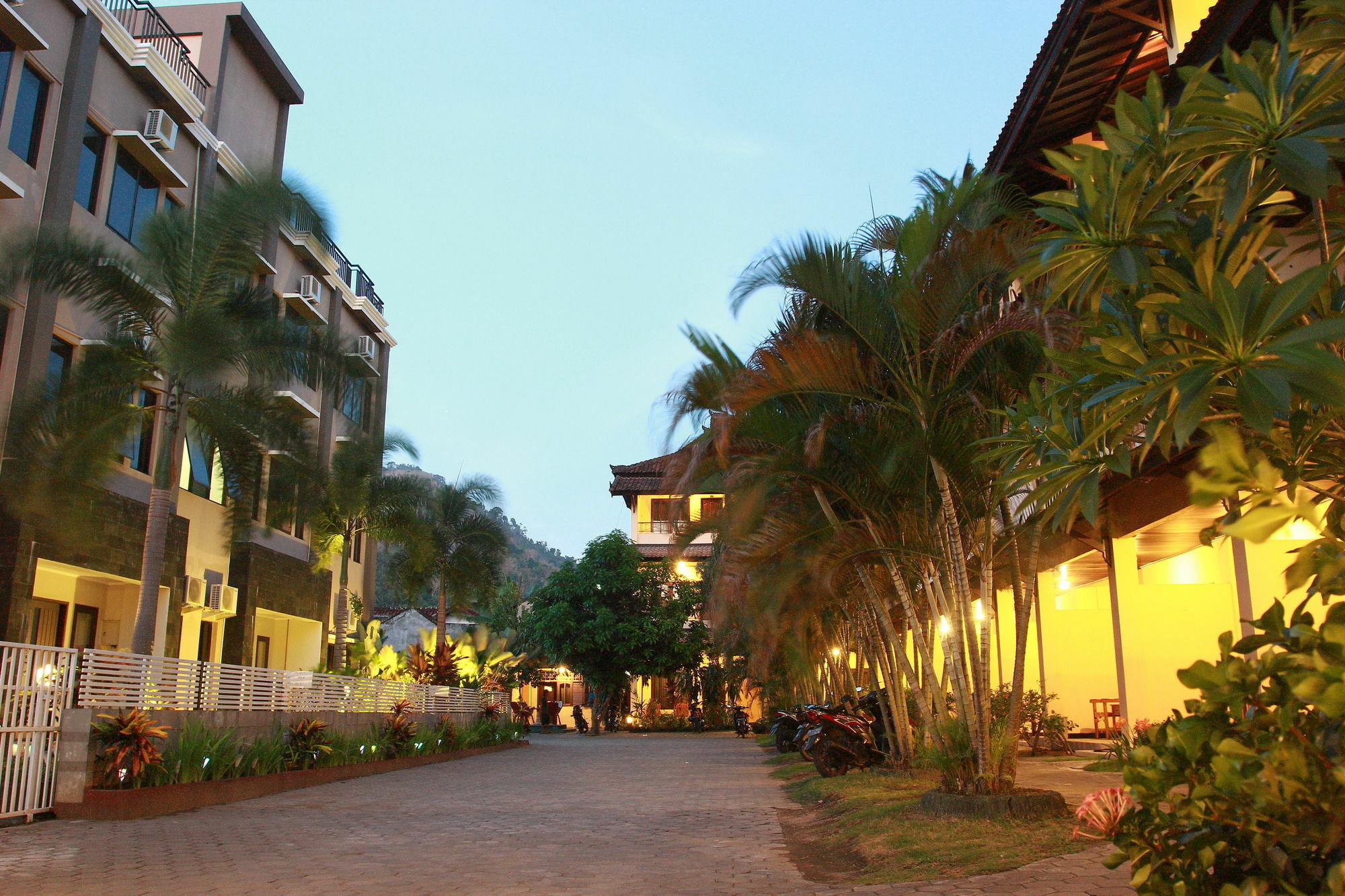 Puri Senggigi Hotel Mangsit ภายนอก รูปภาพ